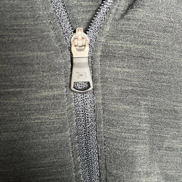 Under Armour 1/4 Zip Size Medium - Picture 2 of 5
